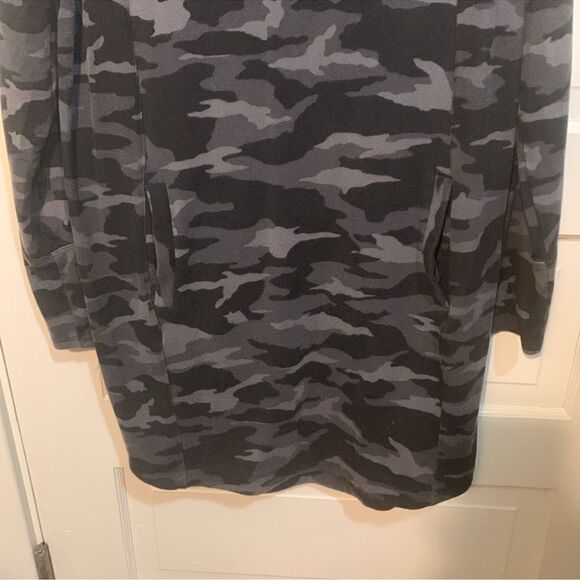Athleta Balance Camo Knit Lux Dress SP Petite - Picture 4 of 7